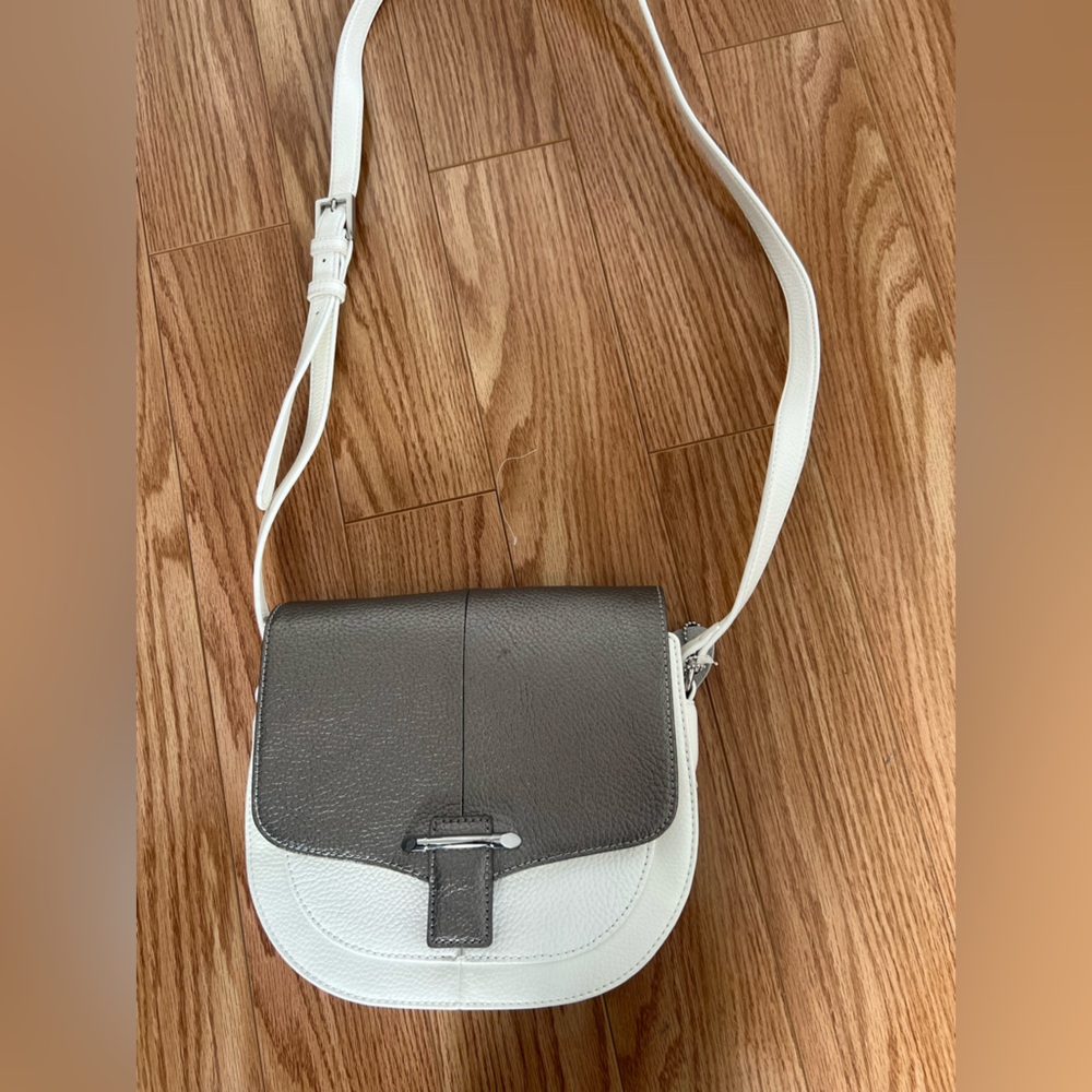 Naturalizer White/Silver Leather Crossbody Bag